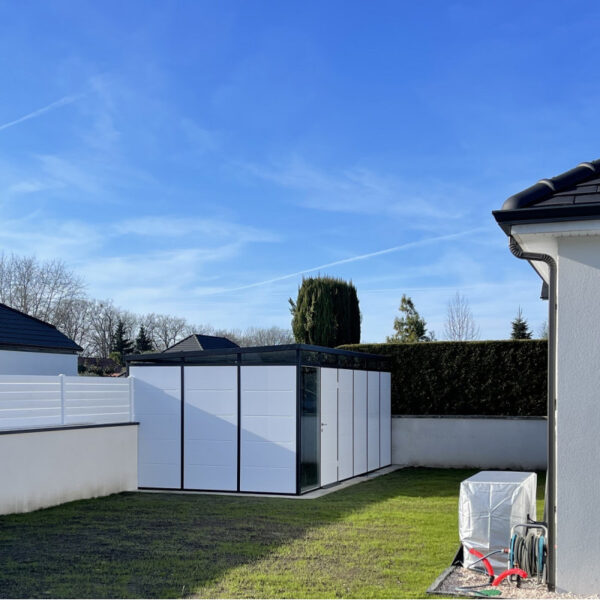 abri-de-jardin-modulaire-isole-6x3m-profils-noirs-plancher-inclus-everbox (1) Abri de Jardin Modulaire Isolé 18 m² Profils Noirs avec Plancher Inclus Everbox
